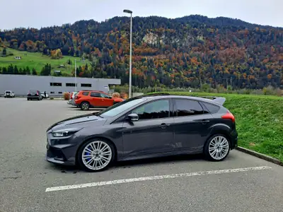Ford Focus 2.3 EcoBoost RS — 350 ch, performance et sportivité garanties — Außenansicht