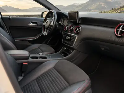 Mercedes-Benz A 250 Sport — Berline compacte premium, entretien récent et sans sinistre — Armaturenbrett