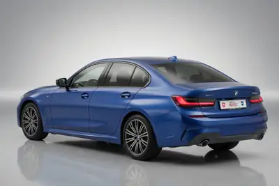 BMW 320d xDrive 48V M Sport — Diesel hybride mild, prestige et efficacité — arrière
