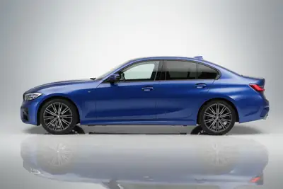 BMW 320d xDrive 48V M Sport — Diesel hybride mild, prestige et efficacité — côté