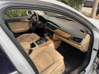 Audi A6 Avant 3.0 V6 TDI 313 quattro — Break premium 4x4, équipements haut de gamme — intérieur