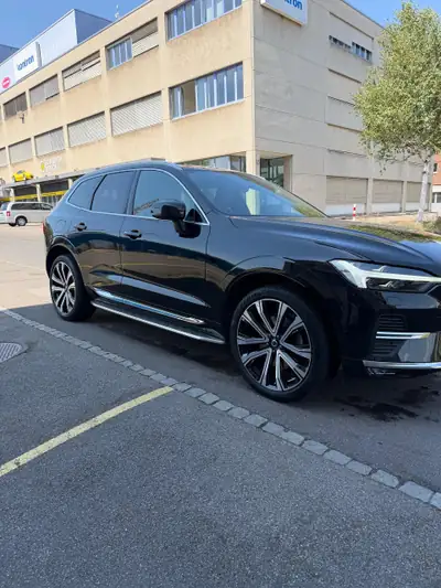 Volvo XC60 B5 MH Ultimate Dark AWD — Hybride mild, traction intégrale, 65 000 km — exterior view