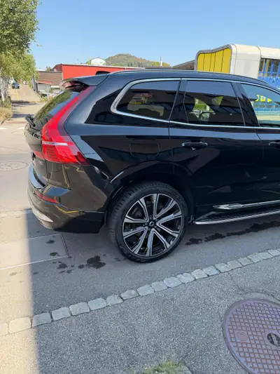 Volvo XC60 B5 MH Ultimate Dark AWD — Hybride mild, traction intégrale, 65 000 km — Thumbnail 7