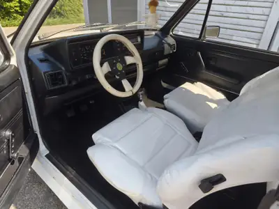 VW Golf Cabriolet Mk1 1982 — Un classique découvrable, authentique et bien conservé — vista posteriore