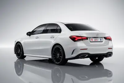 Mercedes-Benz Classe A 220 d AMG Line — Diesel économe, 56900 km, parfait état — côté