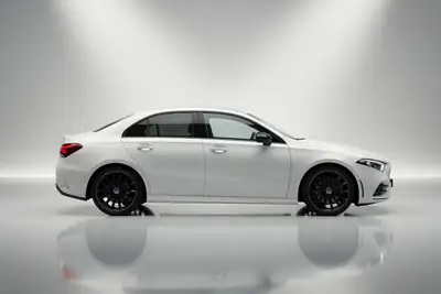 Mercedes-Benz Classe A 220 d AMG Line — Diesel économe, 56900 km, parfait état — intérieur