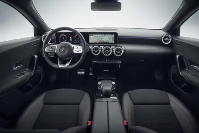 Mercedes-Benz Classe A 220 d AMG Line — Diesel économe, 56900 km, parfait état — Miniature 14