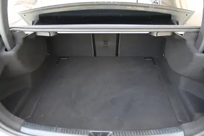 Mercedes-Benz Classe A 220 d AMG Line — Diesel économe, 56900 km, parfait état — Miniature 15
