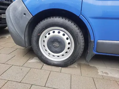 Opel Vivaro 2.5 CD TI — Monospace 9 places, diesel fiable, faible kilométrage — interior