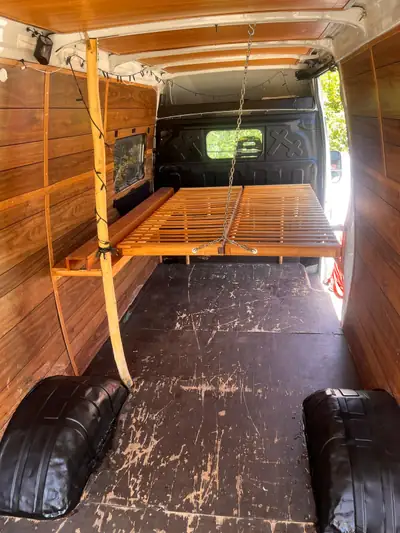 IVECO Daily 2.3 HPI 126 — Aménagement camping intégral, prêt à l'aventure — détail