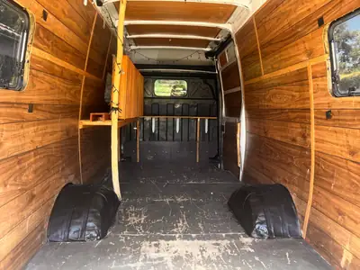 IVECO Daily 2.3 HPI 126 — Aménagement camping intégral, prêt à l'aventure — tableau de bord