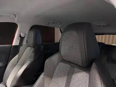 Peugeot 3008 1.2 PureTech Allure EAT — SUV compact dynamique, transmission fluide — Miniatur 16
