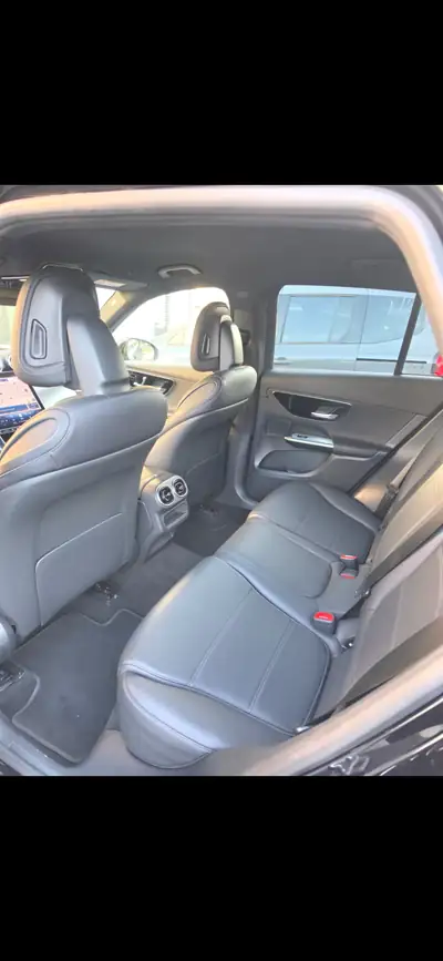 Mercedes-Benz GLC 300 e Avantgarde 4MATIC — SUV hybride rechargeable, 29 000 km seulement — dashboard