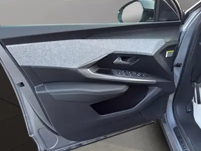 Peugeot 5008 145 Hybrid e-DCS6 GT — SUV 7 places écologique et spacieux — Miniature 12