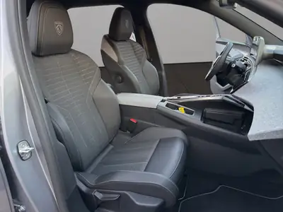 Peugeot 5008 145 Hybrid e-DCS6 GT — SUV 7 places écologique et spacieux — Miniature 17