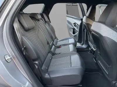 Peugeot 5008 145 Hybrid e-DCS6 GT — SUV 7 places écologique et spacieux — Miniature 18