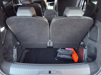 Peugeot 5008 145 Hybrid e-DCS6 GT — SUV 7 places écologique et spacieux — Miniature 22