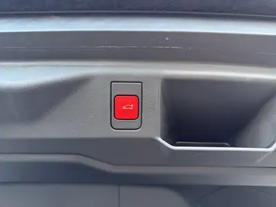 Peugeot 5008 145 Hybrid e-DCS6 GT — SUV 7 places écologique et spacieux — Miniature 24