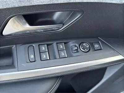 Peugeot 5008 145 Hybrid e-DCS6 GT — SUV 7 places écologique et spacieux — Miniature 27