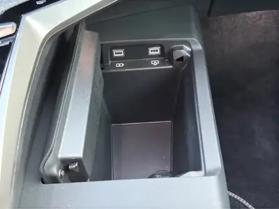 Peugeot 5008 145 Hybrid e-DCS6 GT — SUV 7 places écologique et spacieux — Miniature 29