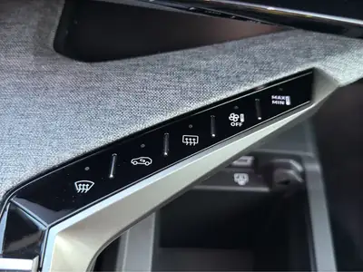 Peugeot 5008 145 Hybrid e-DCS6 GT — SUV 7 places écologique et spacieux — Miniature 30