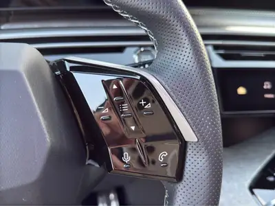 Peugeot 5008 145 Hybrid e-DCS6 GT — SUV 7 places écologique et spacieux — Miniature 33
