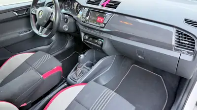 Skoda Fabia 1.2 TSI Monte Carlo DSG — Citadine dynamique, entretenue, faible kilométrage — Miniature 7