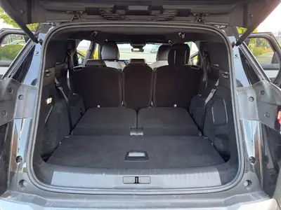 Peugeot 5008 145 Hybrid e-DCS6 GT — SUV 7 places écologique et spacieux — Miniature 23