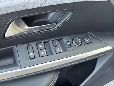 Peugeot 5008 145 Hybrid e-DCS6 GT — SUV 7 places écologique et spacieux — Miniature 27