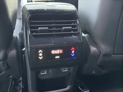 Peugeot 5008 145 Hybrid e-DCS6 GT — SUV 7 places écologique et spacieux — Miniature 26