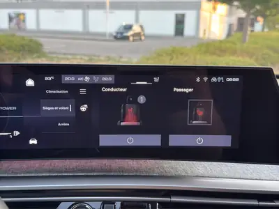 Peugeot 5008 145 Hybrid e-DCS6 GT — SUV 7 places écologique et spacieux — Miniature 34