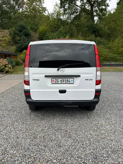 Mercedes-Benz Vito 113 CDI — Utilitaire diesel fiable, climatisation, 2 portes coulissantes — interior