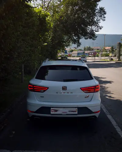 SEAT Leon ST Cupra 300 4Drive DSG — Break sportif haute performance, transmission intégrale — Innenraum