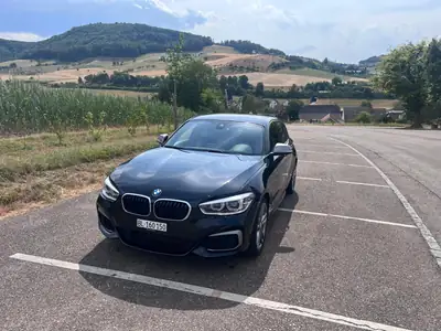 BMW M135i xDrive 2015 — Berline sport haute performance, 326 ch et transmission intégrale — detail