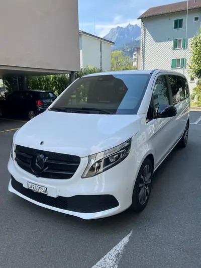 Mercedes-Benz V 250 d kurz — Monospace compact diesel, 6 places, portes coulissantes — exterior view