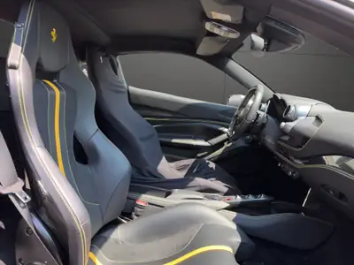 Ferrari F8 Tributo 2020 — Supercar italienne 720 ch, état exceptionnel, faibles kilomètres — Miniature 18