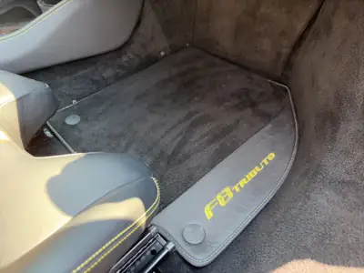 Ferrari F8 Tributo 2020 — Supercar italienne 720 ch, état exceptionnel, faibles kilomètres — Miniature 19