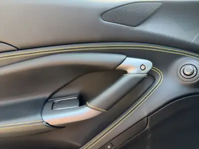 Ferrari F8 Tributo 2020 — Supercar italienne 720 ch, état exceptionnel, faibles kilomètres — Miniature 29