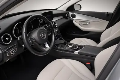 Mercedes-Benz C 200 Avantgarde — Break élégant, entretien complet, prêt à rouler — Miniature 9