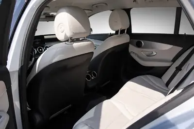 Mercedes-Benz C 200 Avantgarde — Break élégant, entretien complet, prêt à rouler — Miniature 10