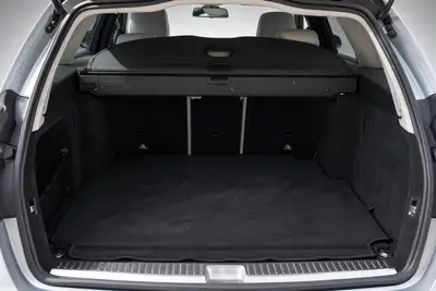 Mercedes-Benz C 200 Avantgarde — Break élégant, entretien complet, prêt à rouler — Miniature 16