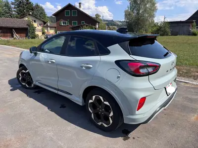 Ford Puma 1.0 EcoBoost Hybrid 125 ST-Line — SUV urbain écologique, état impeccable 2024 — interior