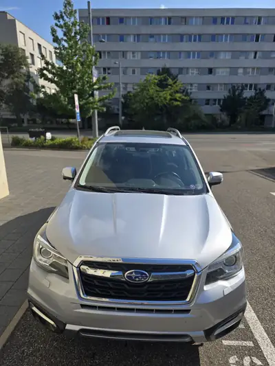Subaru Forester 2.0 Executive — SUV polyvalent essence, boîte CVT, 82 500 km — exterior view