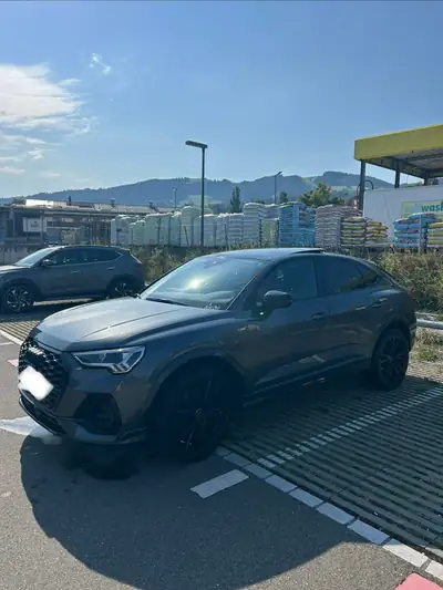 Audi Q3 2.0 45 TFSI S line — SUV sportif quattro, 78 000 km seulement — exterior view