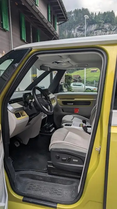 VW ID.Buzz 77kWh Pro — Le minivan électrique rétro-futuriste, 35'000 km seulement — detail