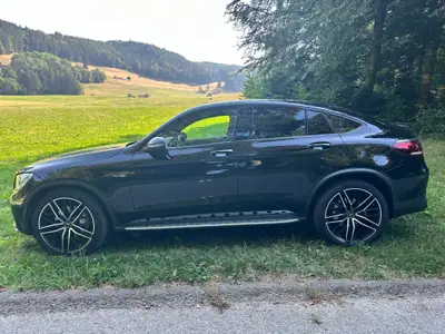 Mercedes-Benz GLC 43 AMG — SUV haute performance, 72 000 km, sans sinistre — exterior view
