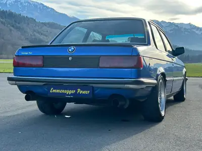 BMW 323i E21 — Coupé sportif des années 1980, 218 ch authentiques — Innenraum