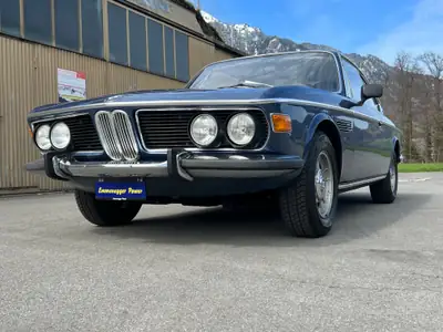 BMW 2800 CS E9 1969 — Chef-d'œuvre coupé bleu, première main, 36'000 km — fianco