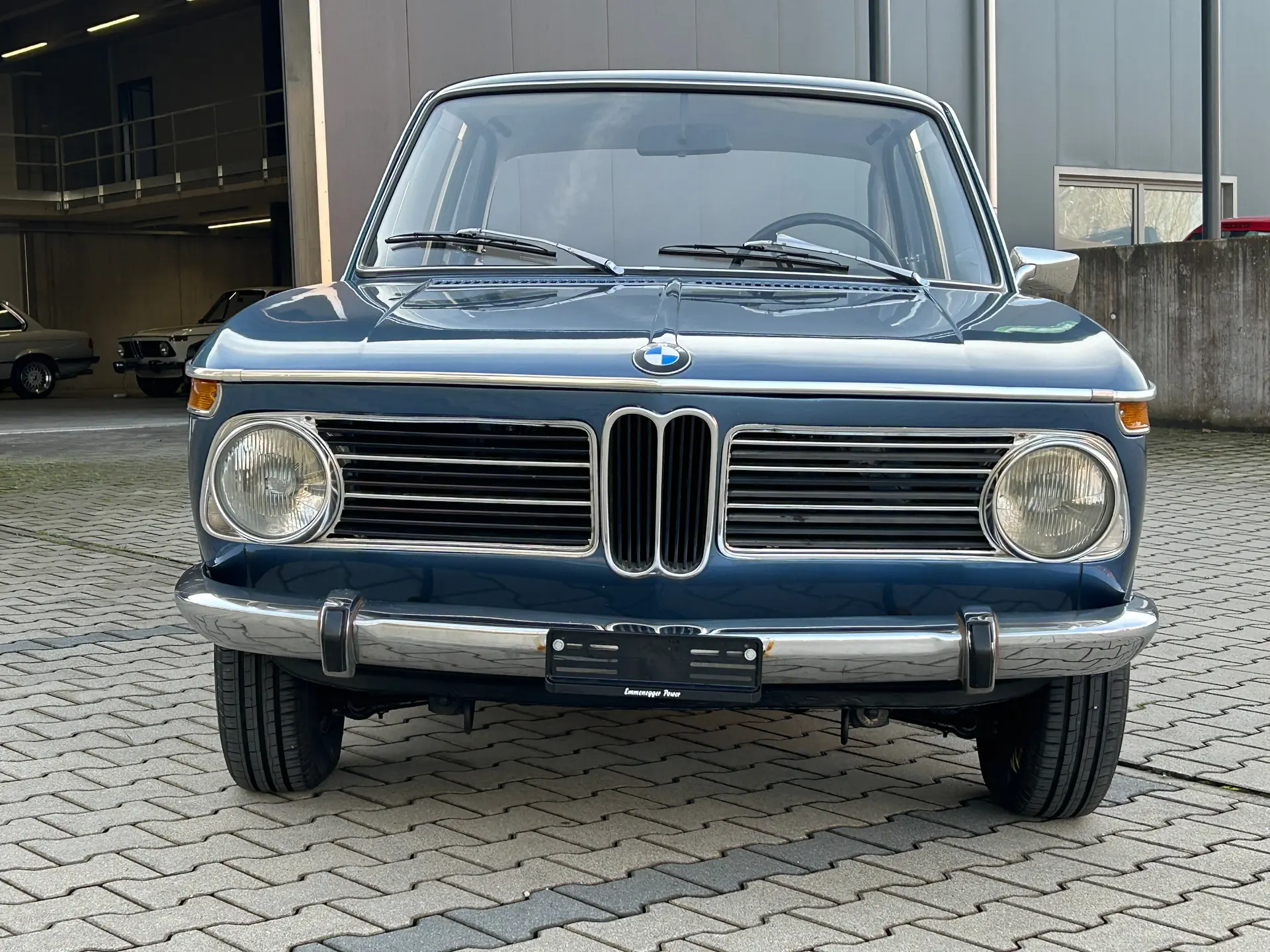 BMW 2002 E10 1969 — Coupé sportif vintage bleu, survivor rare et authentique
