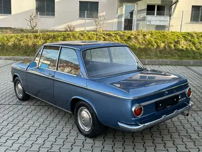 BMW 2002 E10 1969 — Coupé sportif vintage bleu, survivor rare et authentique — interior
